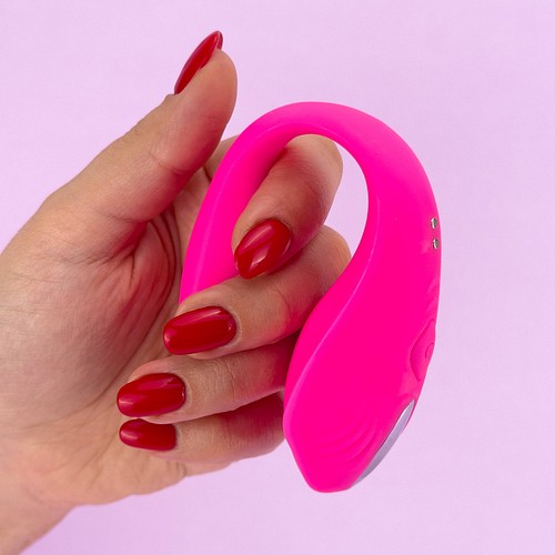 Connection c-shape - App-controlled C shaped vibrator - EdenFantasys