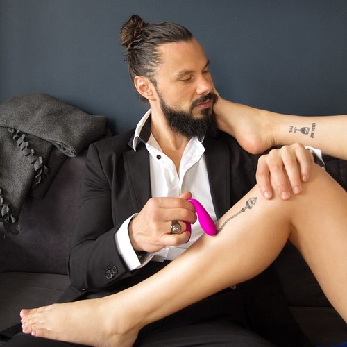 Flexio - C shaped vibrator - EdenFantasys