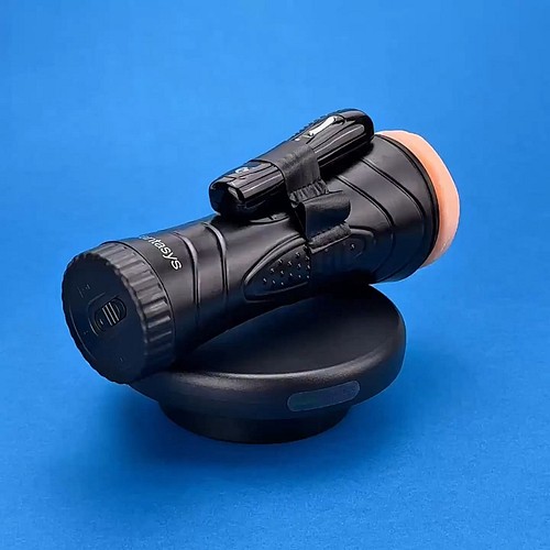 Vibrating pussy in a plastic case