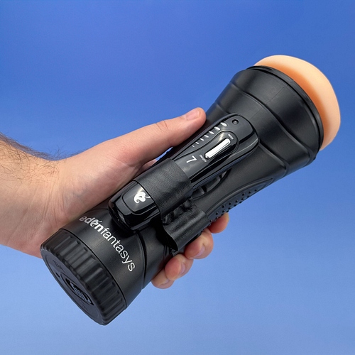 Vibrating pussy in a plastic case