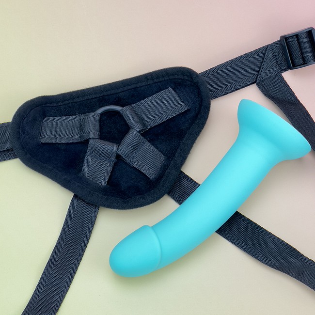 Product: Soft touch harness and 6.5" dildo set