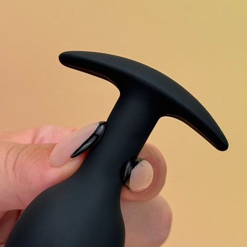 Wiggle plug - Butt plug with motion ball