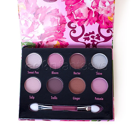 Product: Eye shadow palette