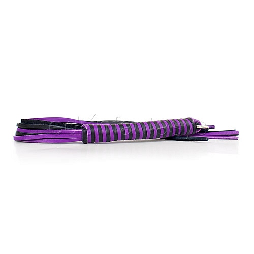 Product: Hearts leather thong whip