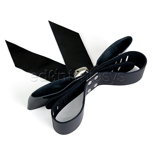 Product: Patent leather bow wrist restraint