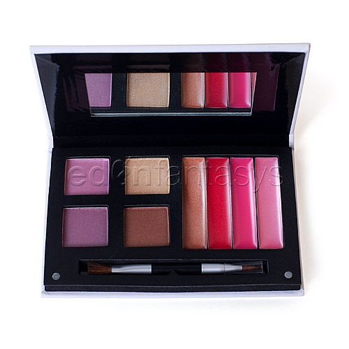 Product: Face palette bridesmaid