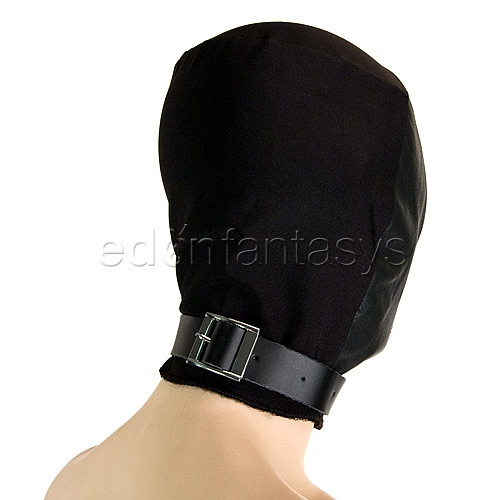 Product: Leather hood with leash