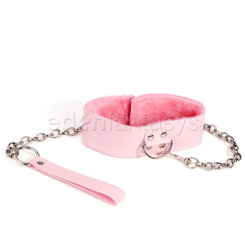 Product: Pink plush collar and leash