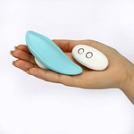 Betty's jelly bumble bee&trade; - Strap-on vibrators