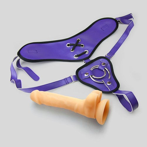 Wide back vegan harness and 7" silicone dildo set