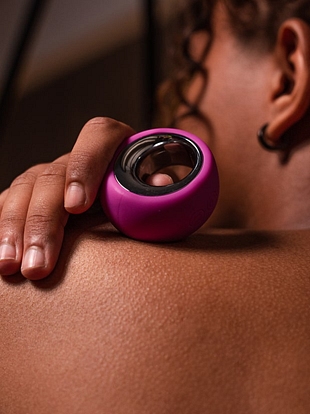 5 Non-Basic Ways To Try Sexy Sensory Play
